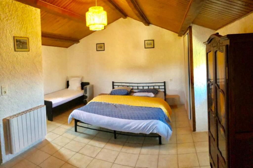 Gite Du Mas Champetre Saint-Privat-de-Champclos Bagian luar foto